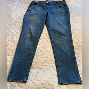 Old Navy Le Boyfriend Low to Midrise Women’s Jeans